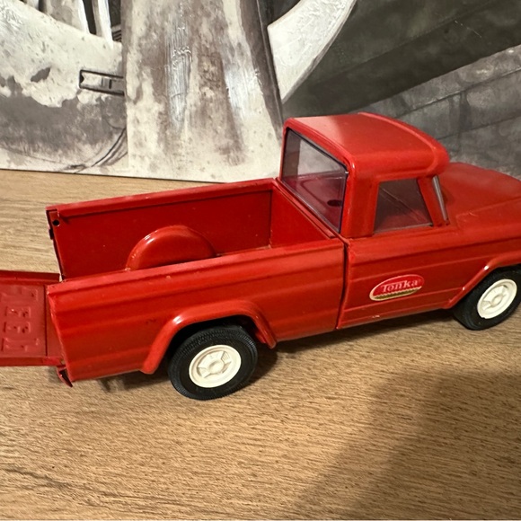 VTG red Tonka Jeep truck - Picture 3 of 7